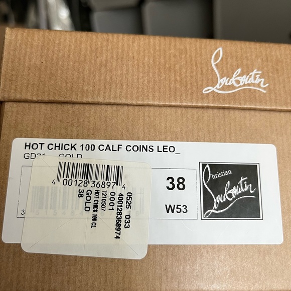 A beautiful gold and black red bottom. - Picture 3 of 6